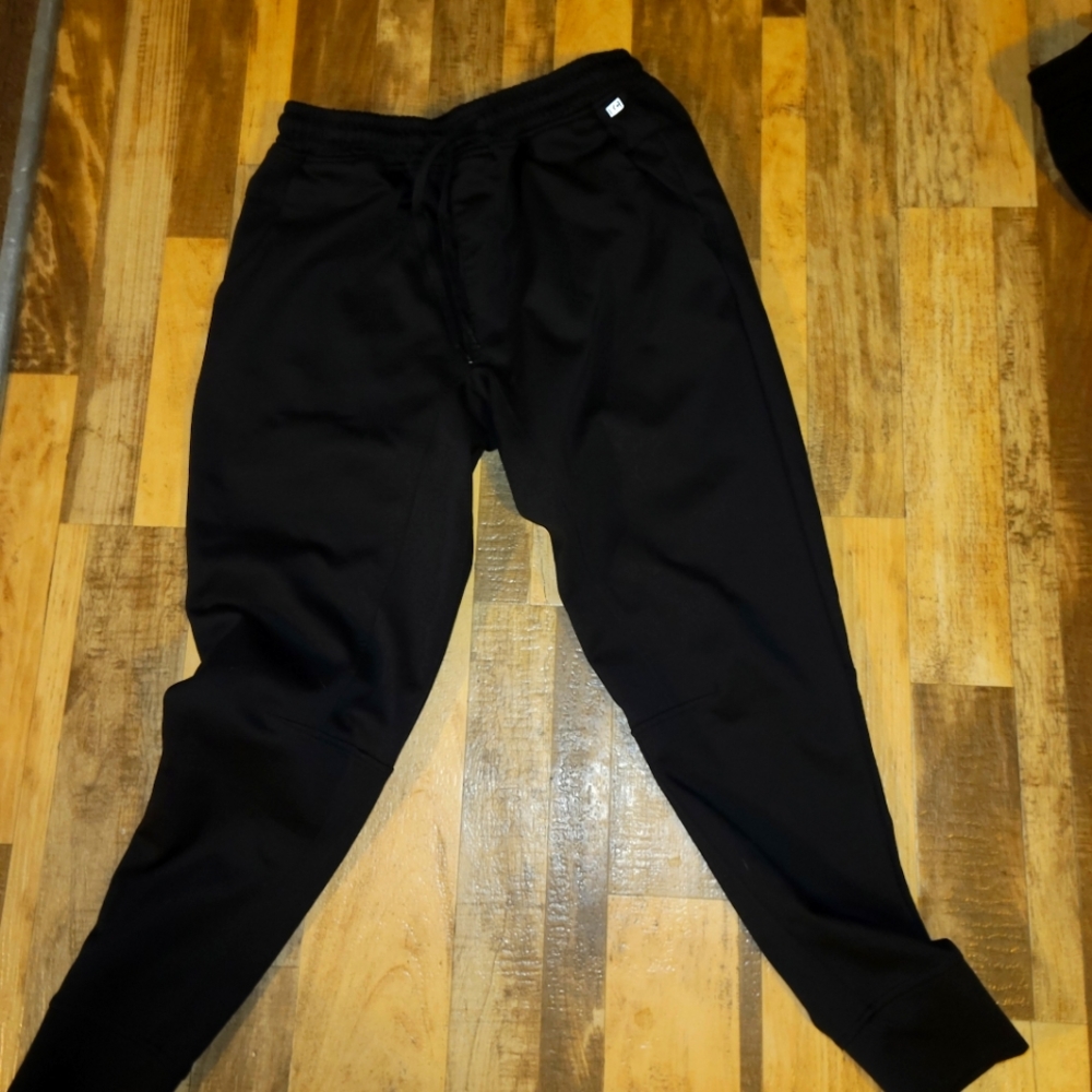 Mens Kenneth Cole joggers in size medium